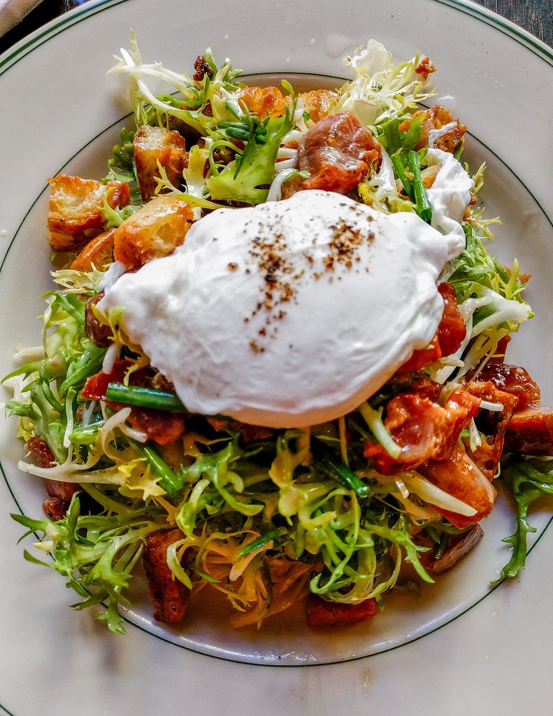 Frisée aux lardons