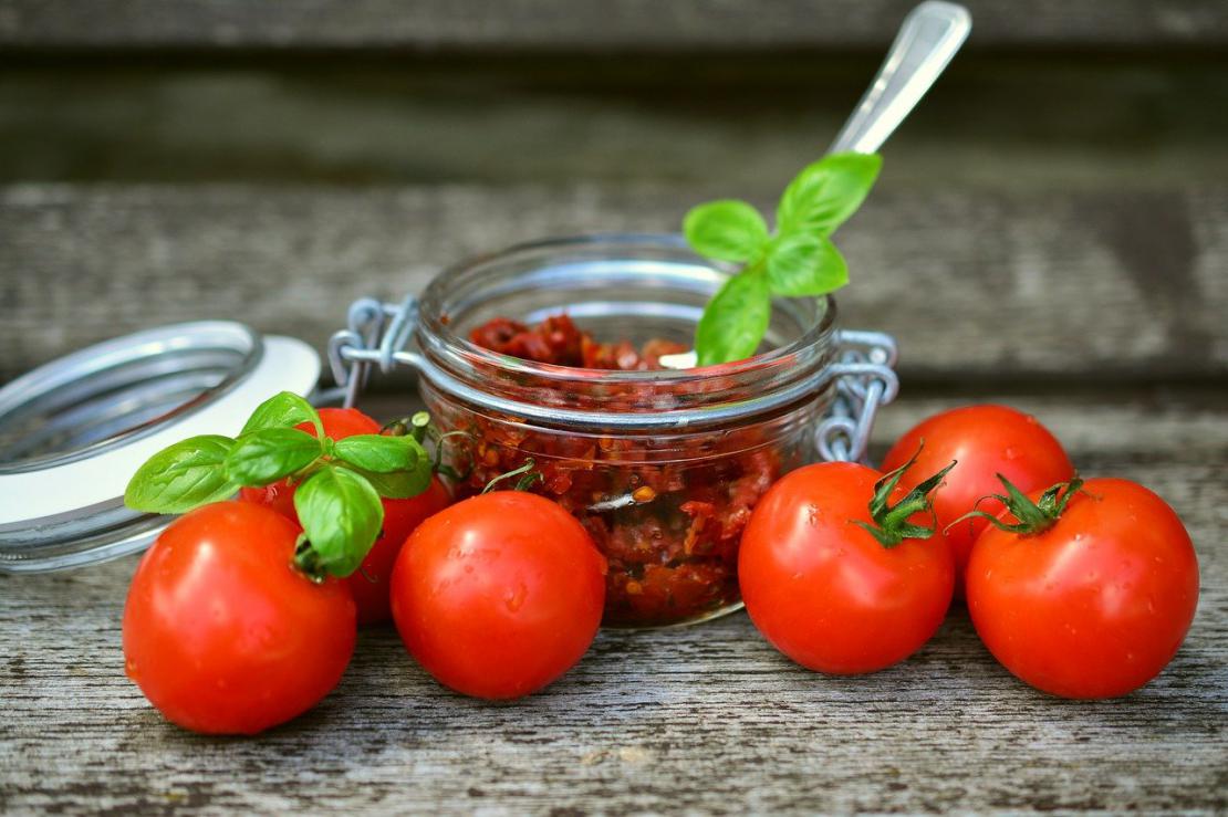 Cake aux tomates séchées et basilic